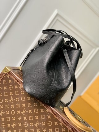 Replica LOUIS VUITTON Blossom MM Black Mahina