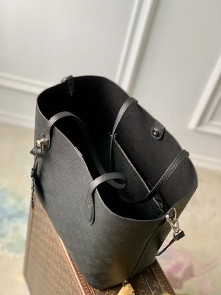 Replica LOUIS VUITTON Blossom MM Black Mahina