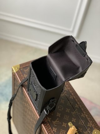 Replica LOUIS VUITTON Vertical Trunk Wearable Wallet Eclipse Monogram Eclipse