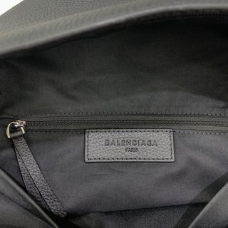 Replica Balenciaga - Everyday logo-print leather backpack - women - Leather - One Size - Black