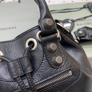 Replica Balenciaga: Black S 'Le Cagole' Bucket Bag | SSENSE