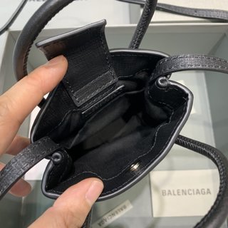 Replica Balenciaga - Shopping Phone holder bag - unisex - Leather - One Size - Black